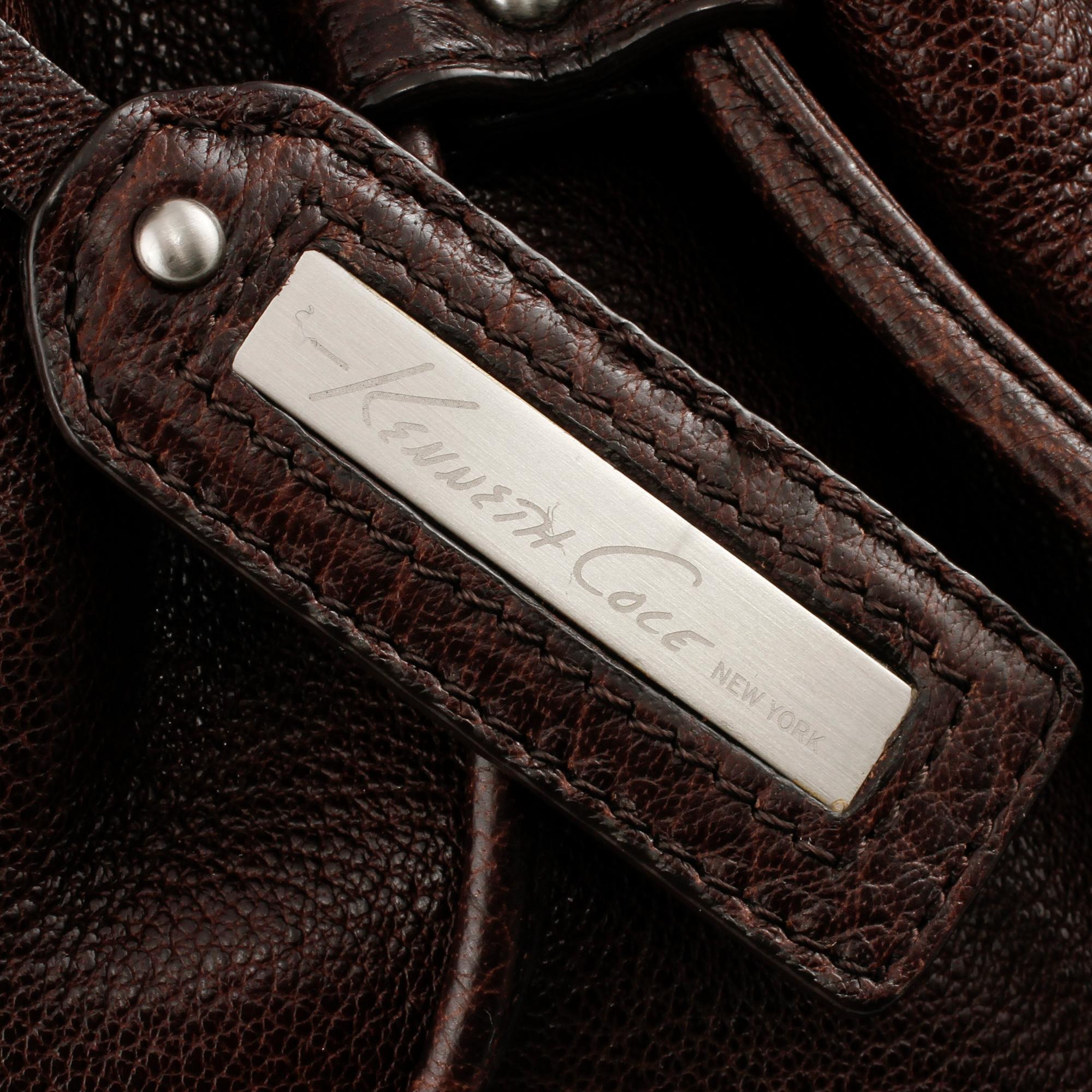 VÄSKA, Kenneth Cole, New York, 2000-tal.