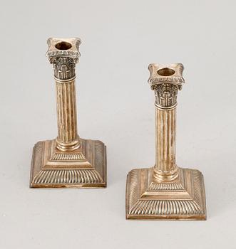 KOLONNLJUSSTAKAR, ett par, silver, Åbo, Finland, 1974, totalvikt ca 690g.