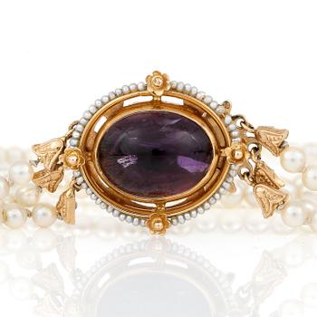 COLLIER, med odlade pärlor och cabochonslipad ametist, Stigbert, Stockholm, 1959.