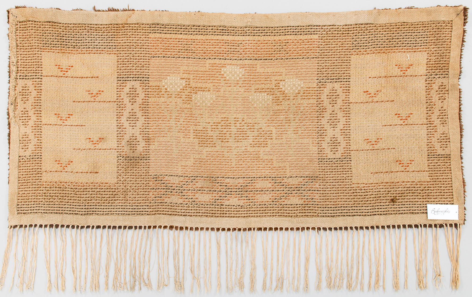 A.W Raitio, ryijy, malli Neovius. Noin 76x160 cm.