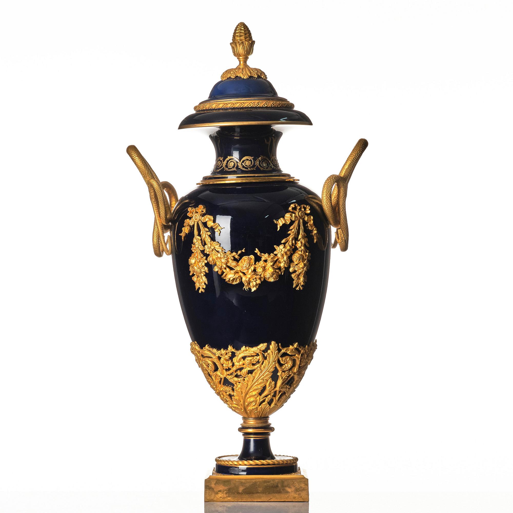 Floor vase, Sèvres style France around 1900.
