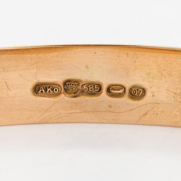 Armring, 14K guld, Aimo Koskinen, Helsingfors 1967.