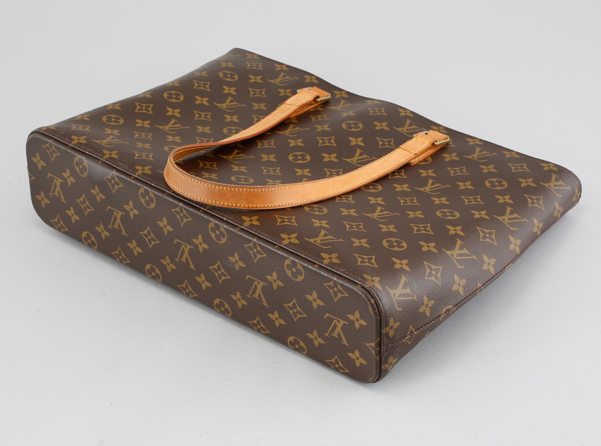 VÄSKA Louis Vuitton.
