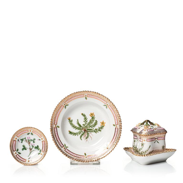 A group of 11 pieces of Royal Copenhagen "Flora Danica", Denmark, 20th Century.