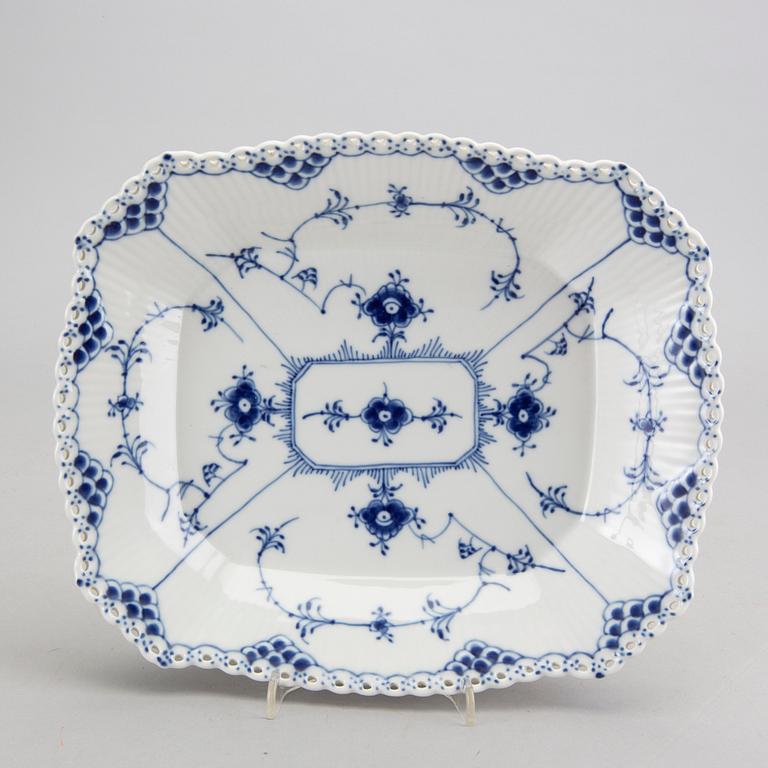 Servis 27 dlr Musselmalet helblonde Royal Copenhagen Danmark porslin 1900-talets andra hälft.