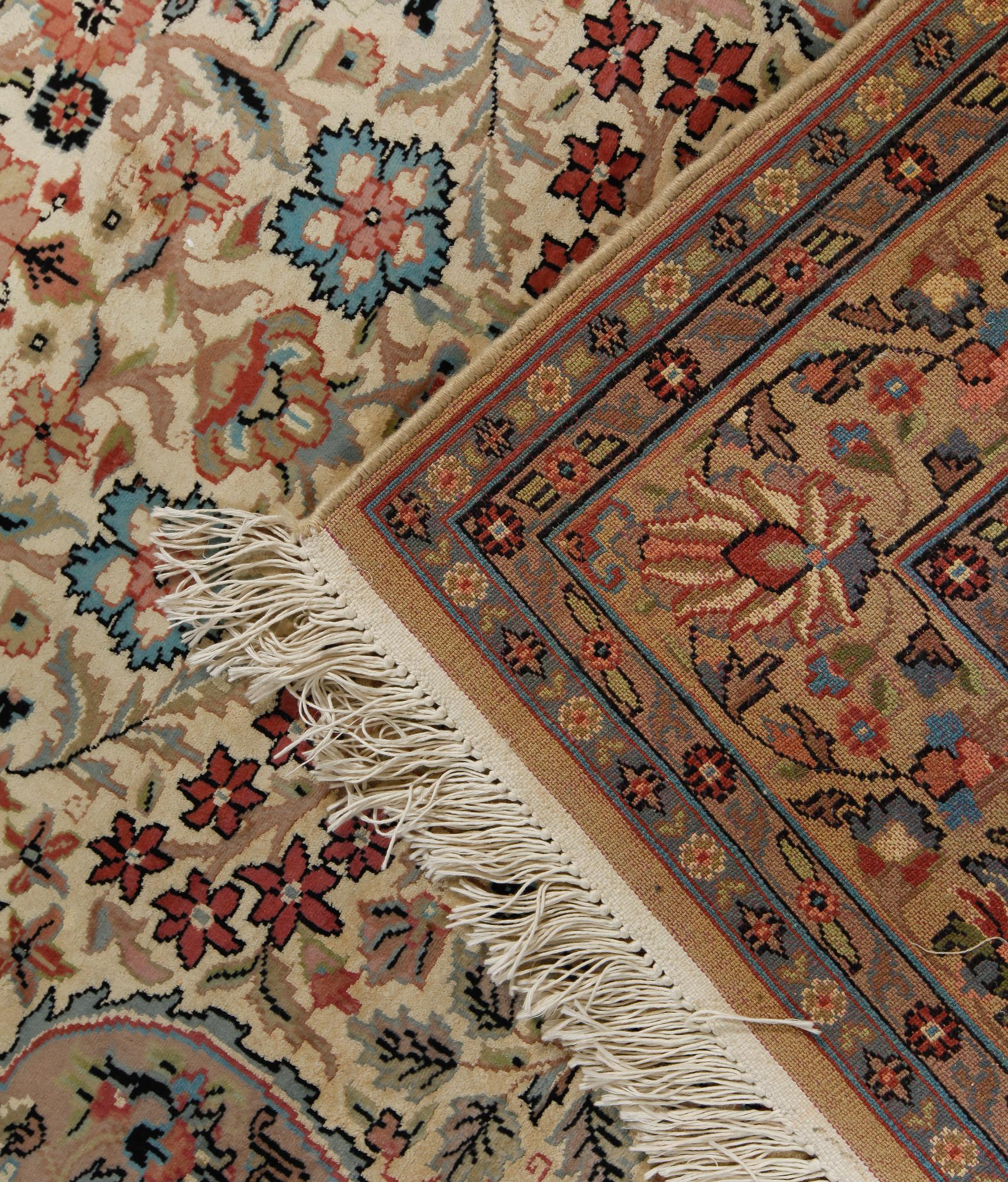 MATTA, Pakistan, old, bär inskription, 190 x 126 cm.