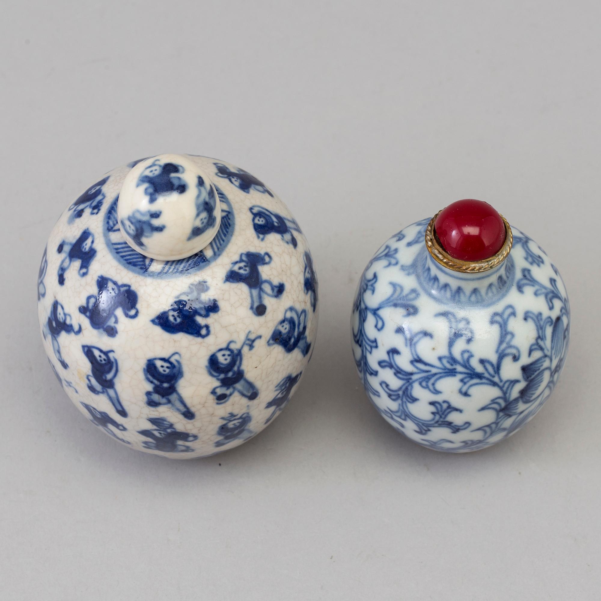 Two blue and white miniature jars, Qing dynasty, 19th Century.