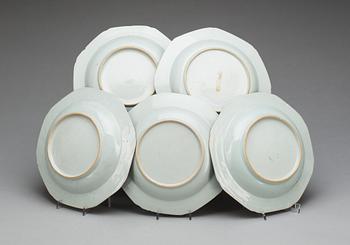 TALLRIKAR, 5 st, porslin, Kina, Qianlong (1736-95).