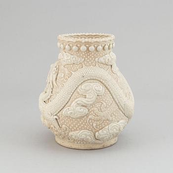 A Chinese vases, early 20th Century.