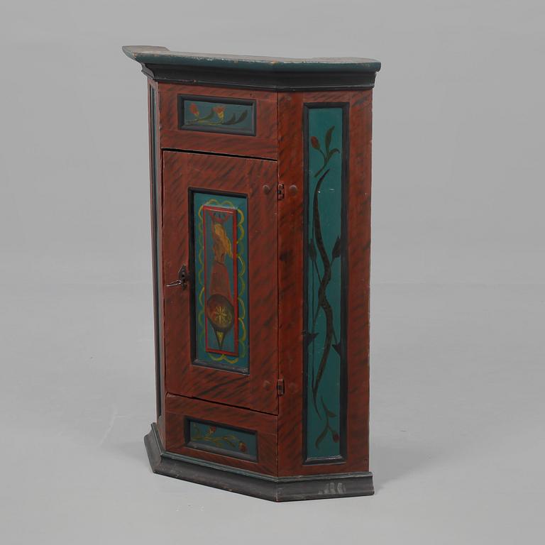 HÖRNSKÅP, 1800-tal.