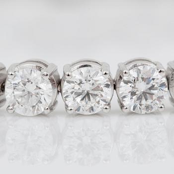 ARMBAND med briljantslipade diamanter totalt 12.05 ct. Kvalitet D-F/SI2. Alla stenar med certifikat.