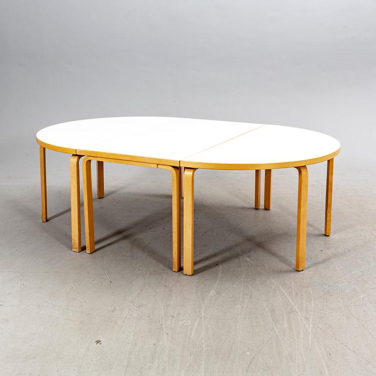 Alvar Aalto, bord modellnr 81a samt 95 Finland 2000-tal.