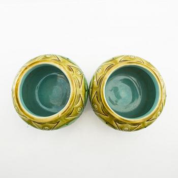 Albin Hamberg outer cover a pair of Höganäs stoneware from the 1890s.