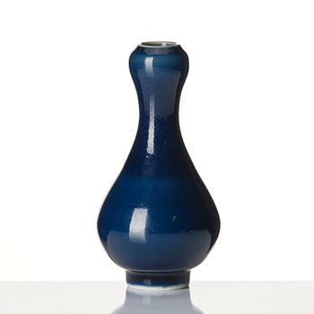 A midnight blue glazed vase, Qing dynasty with Chenghua mark.