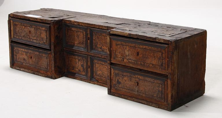 LÅDUPPSATS, barock, 1700-talets första hälft.