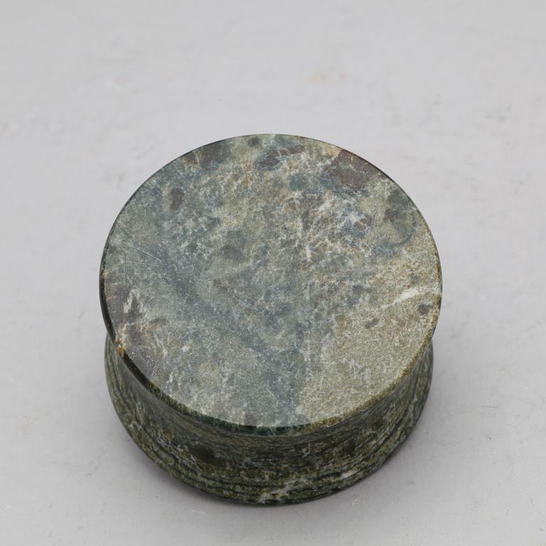 PARTI, kolmårdsmarmor, 4 delar, 1900-tal.