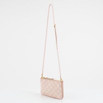 Louis Vuitton, a 'Pochette Double Rose Edition Limitée' bag, 2022.