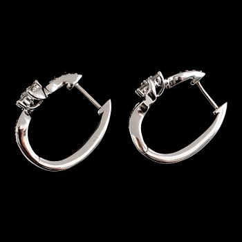 ÖRHÄNGEN, 10 k vitguld, briljantslipade diamanter tot ca 0.25 ct.