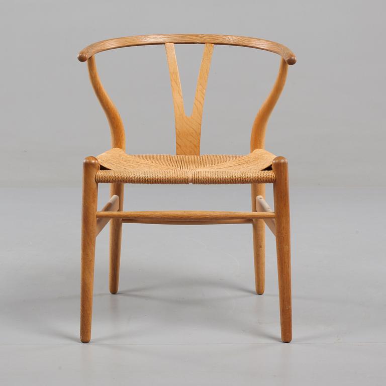 KARMSTOL, "Y-stolen", Hans J. Wegner, Carl Hansen & Son, Danmark, 1900-talets andra hälft.