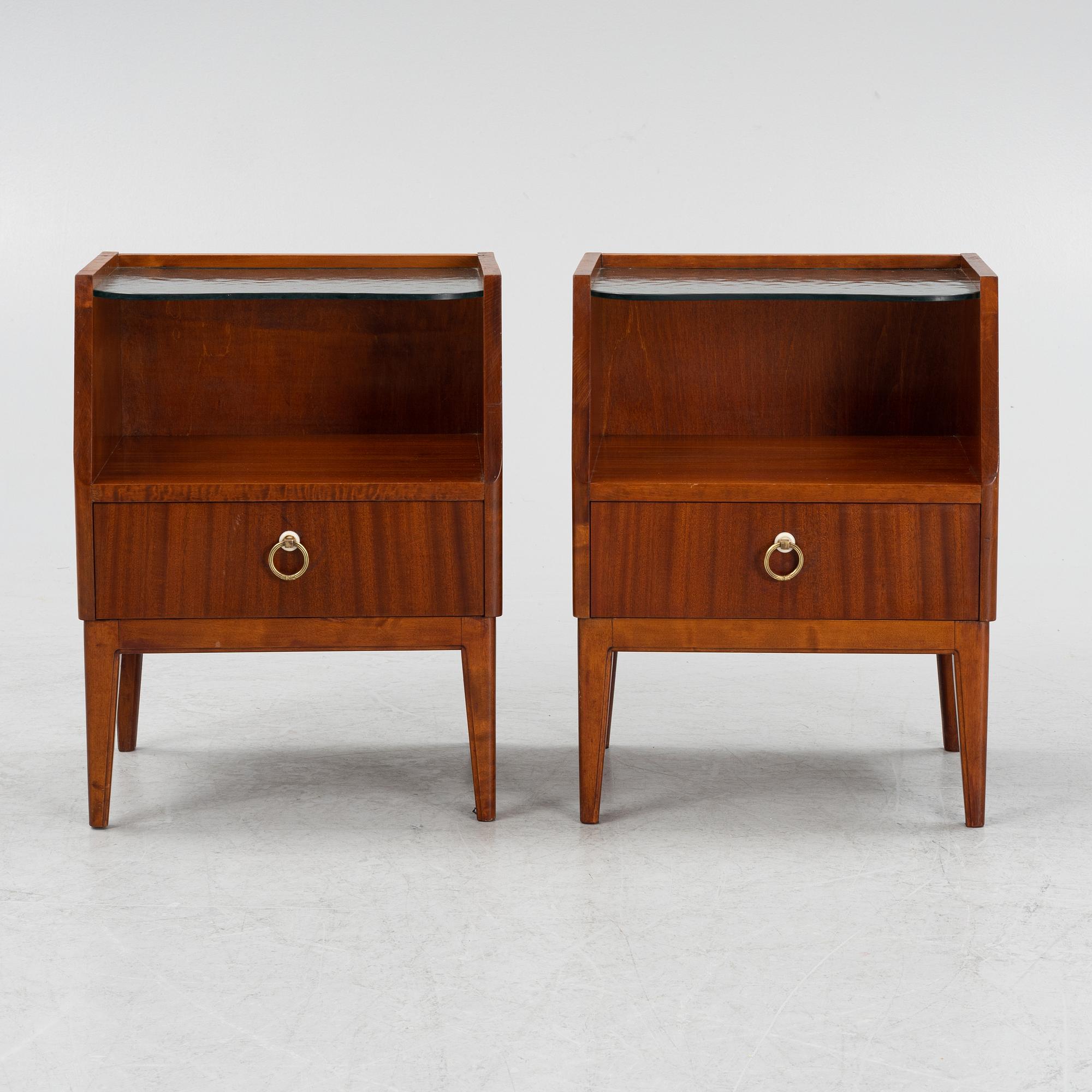 A pair of mahogany bedside tables, 1930s/40s.