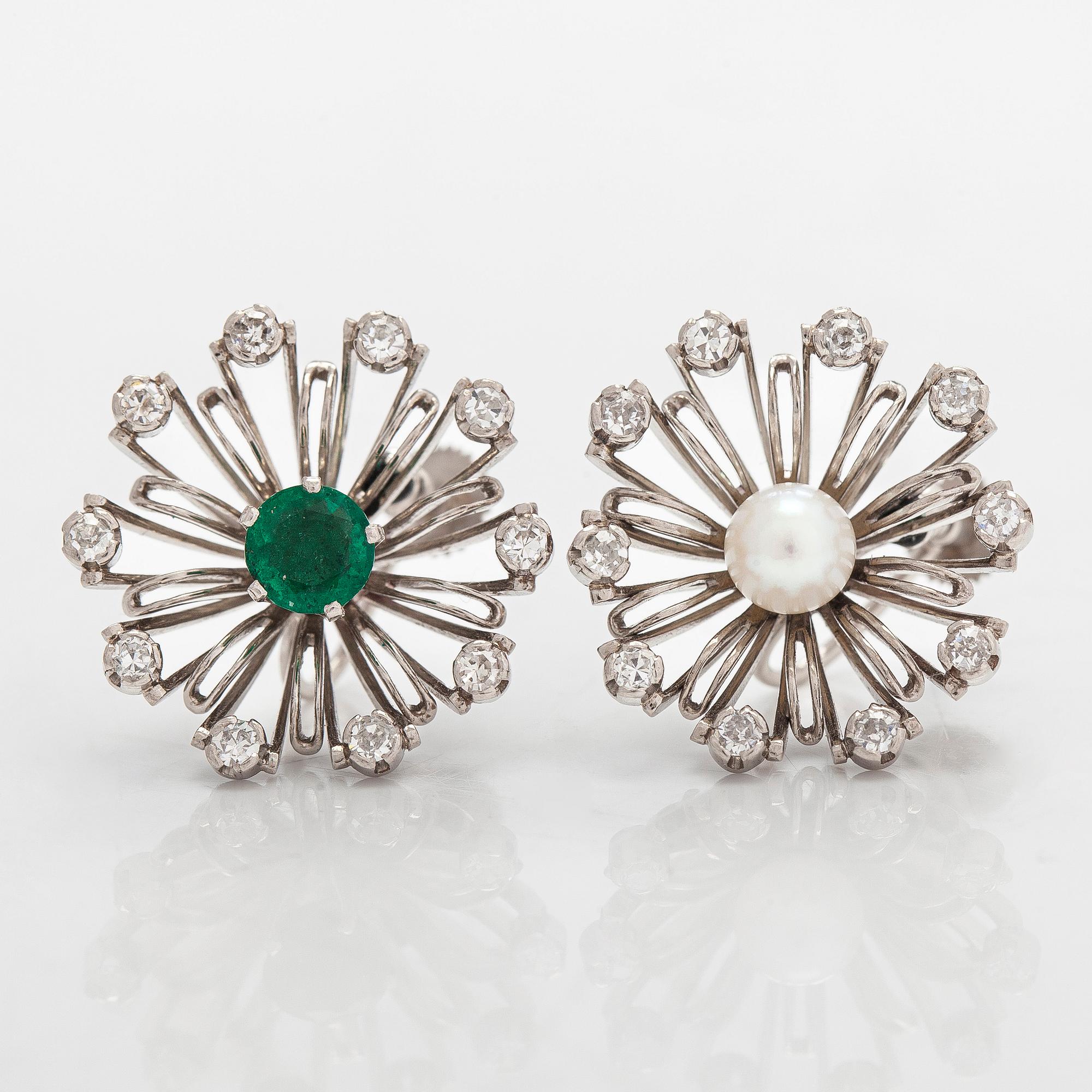 Tillander, a pair of flower earrings in platinum/palladium with octagon-cut diamonds, cultured pearls and emeralds.