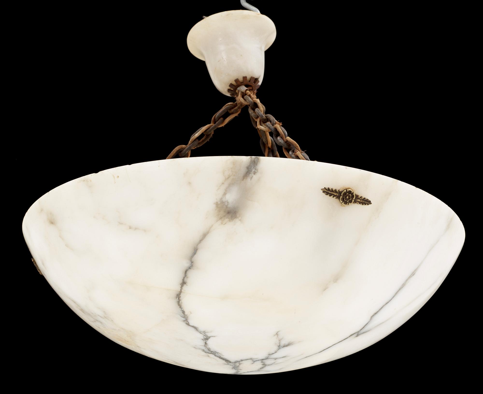 TAKAMPEL, alabaster, 1910/20-tal. H 50.