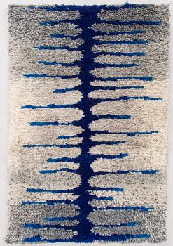 Lea Thil-Junnila, A Finnish long pile rya rug for RP Ryijypalvelu. Ca 160 x 150 cm.