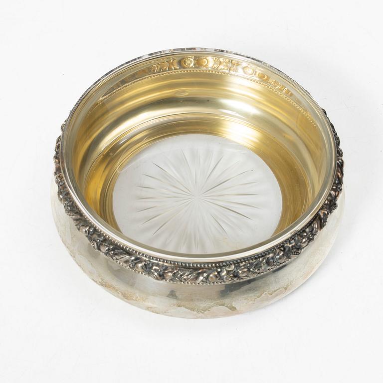 A silver and glass coaster, Samuel Pettersson, Norrköping, 1918.