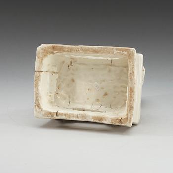 RÖKELSEHÅLLARE, blanc de chine. Transition, 1600-tal.