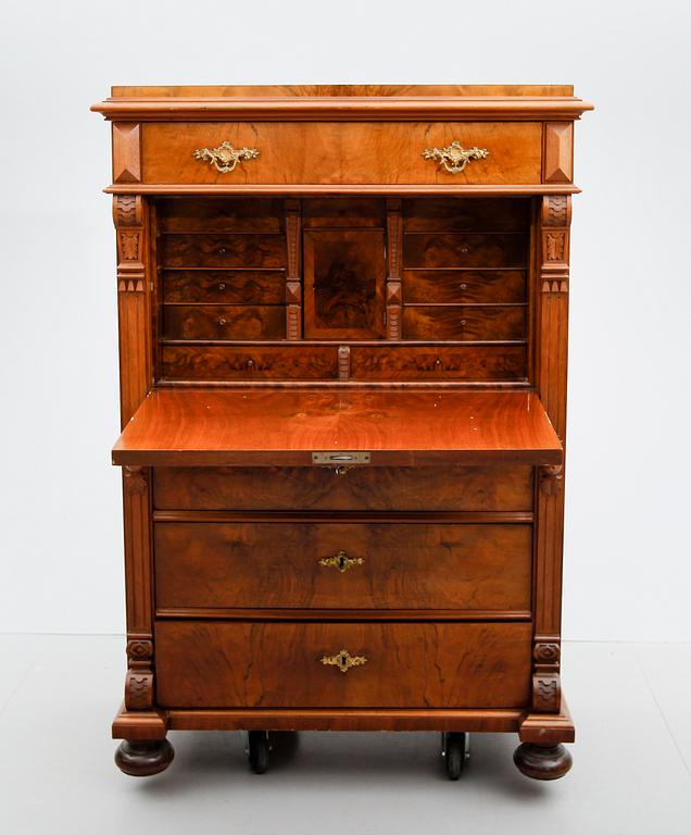 CHIFFONJÉ, nyrenässans, sent 1800-tal.