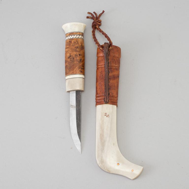 A same knife by Randolf Lindblom, signed.