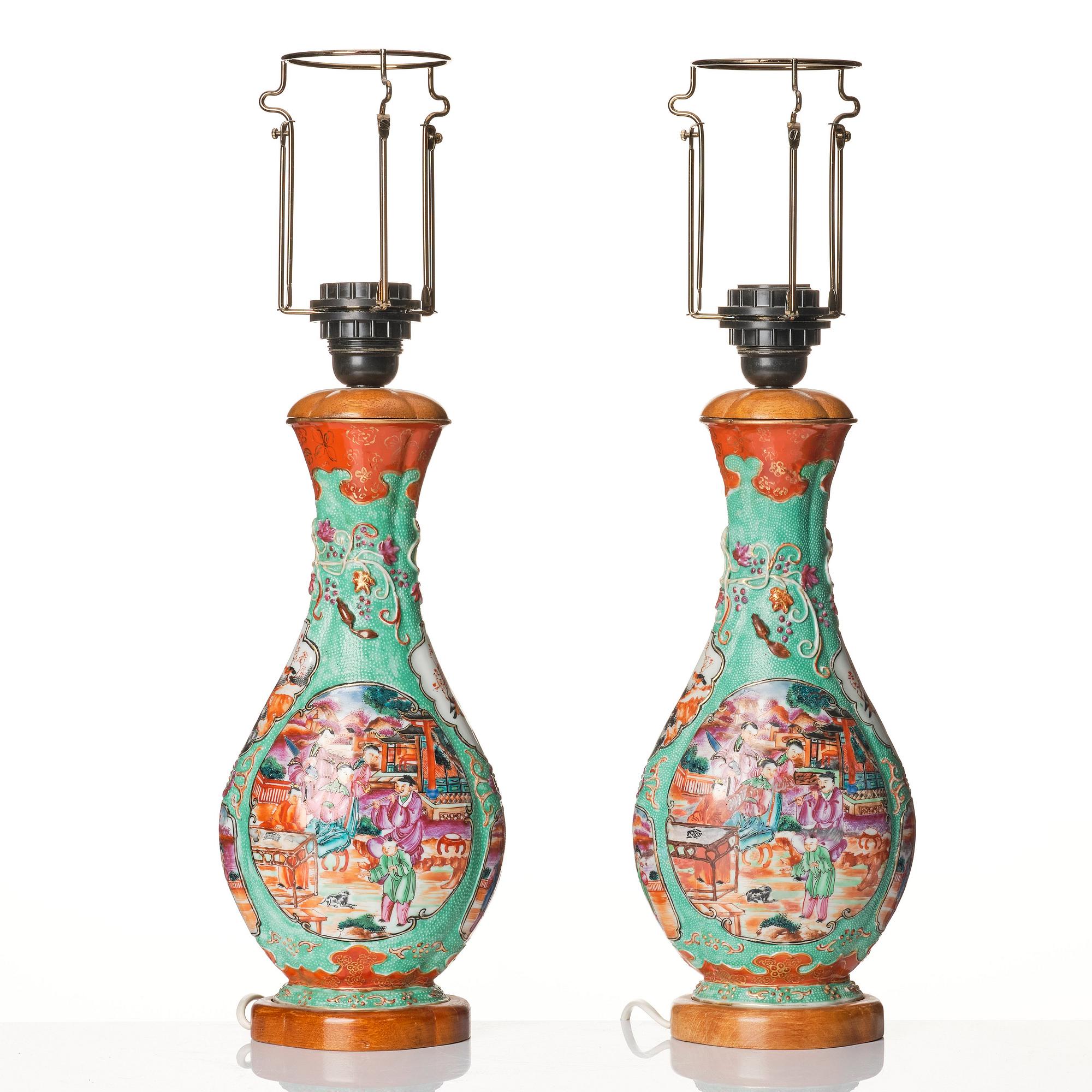 A pair of Chinese porcelain vases made in to lamps, Qing dynasty, circa 1800.