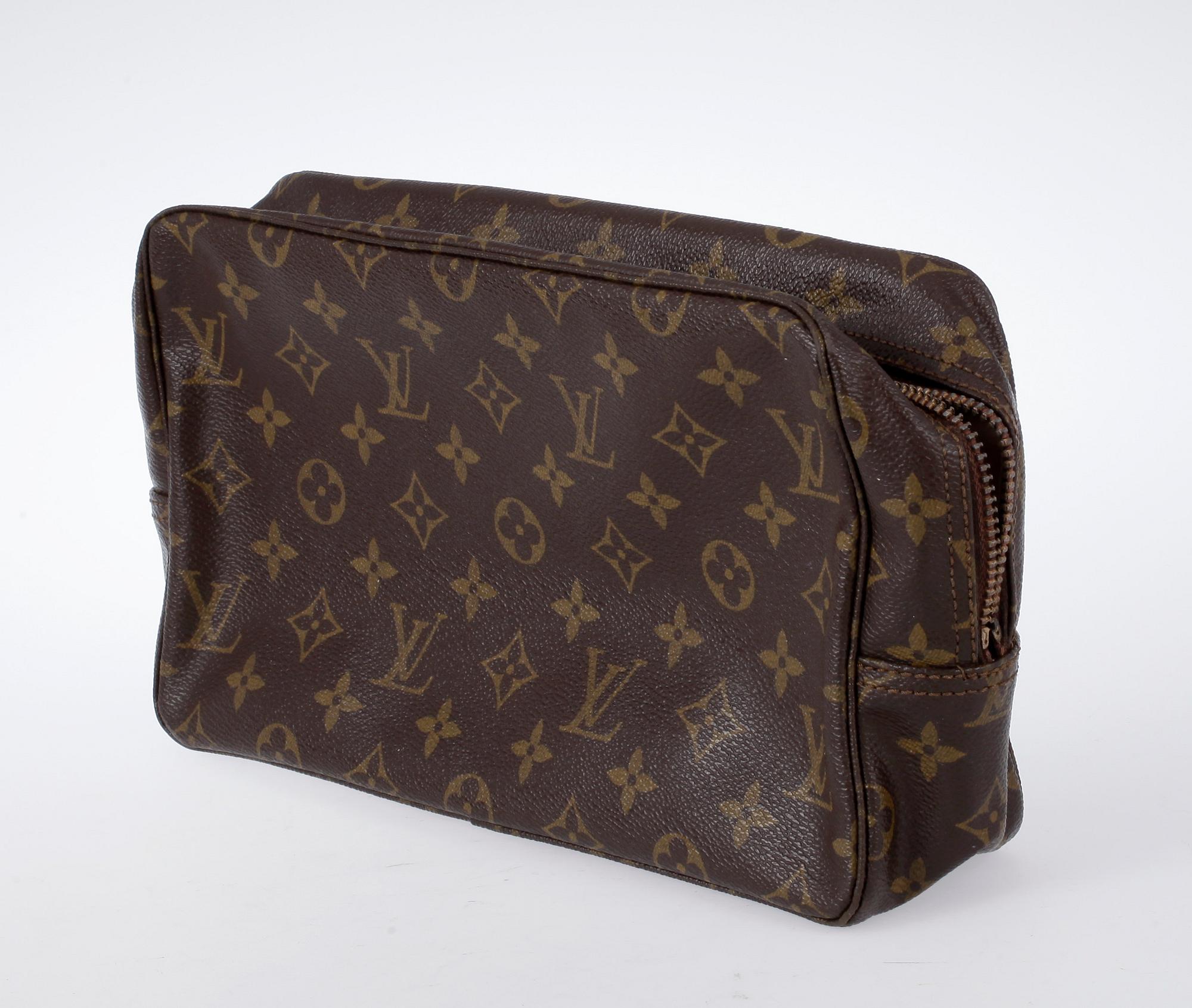 NECESSÄRER, Louis Vuitton, 2 st.