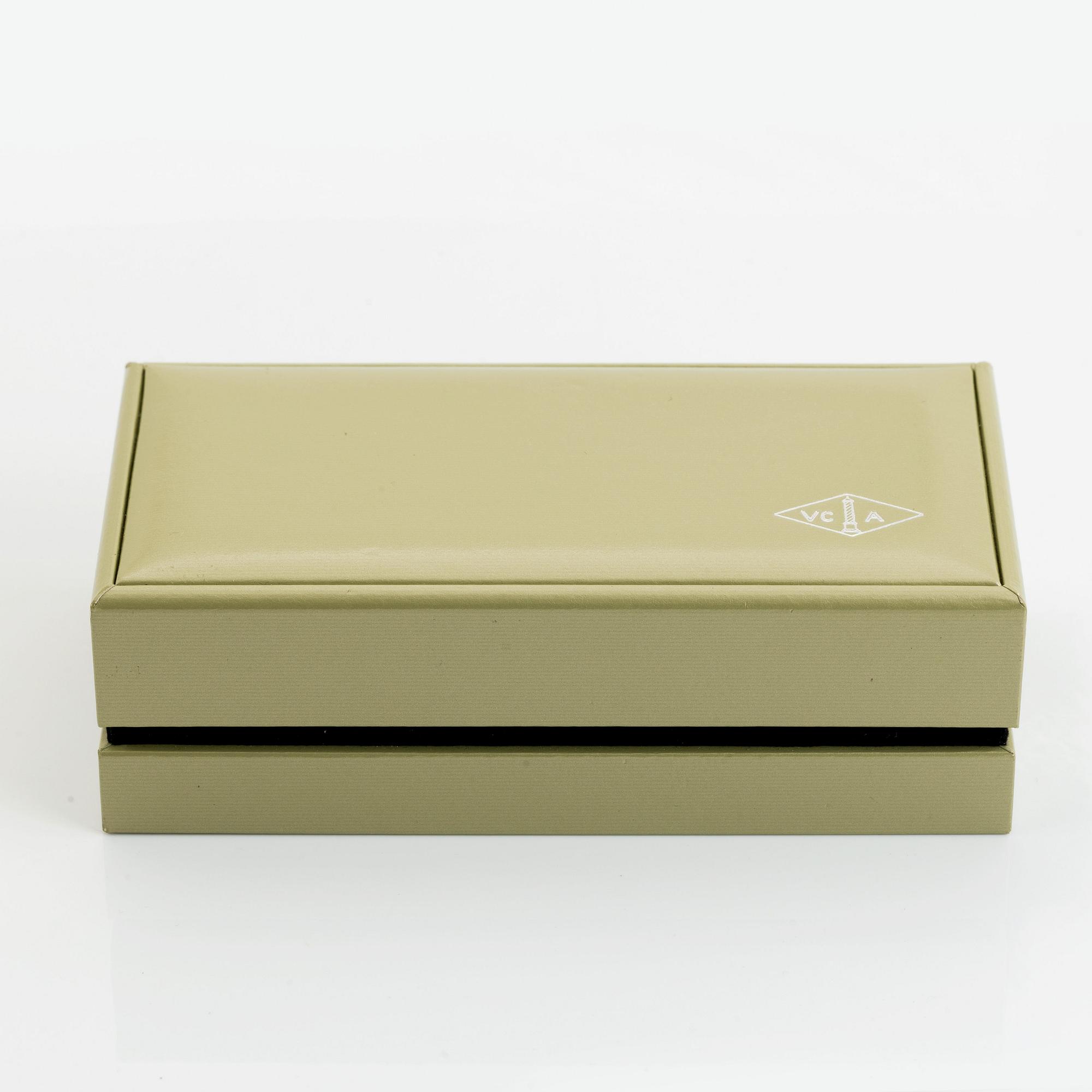 Van Cleef & Arpels armband "Alhambra" 18K guld och onyx.