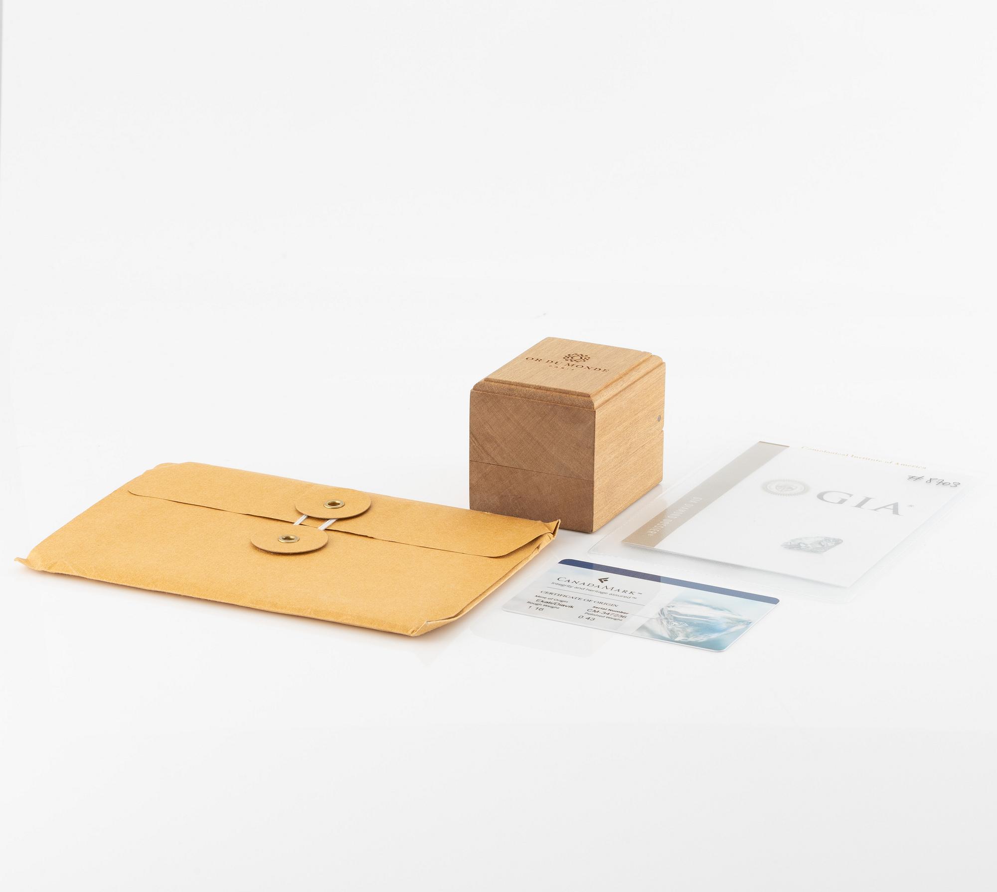 Ring 18K gold set with a round brilliant-cut diamond, by Or Du Monde Paris.