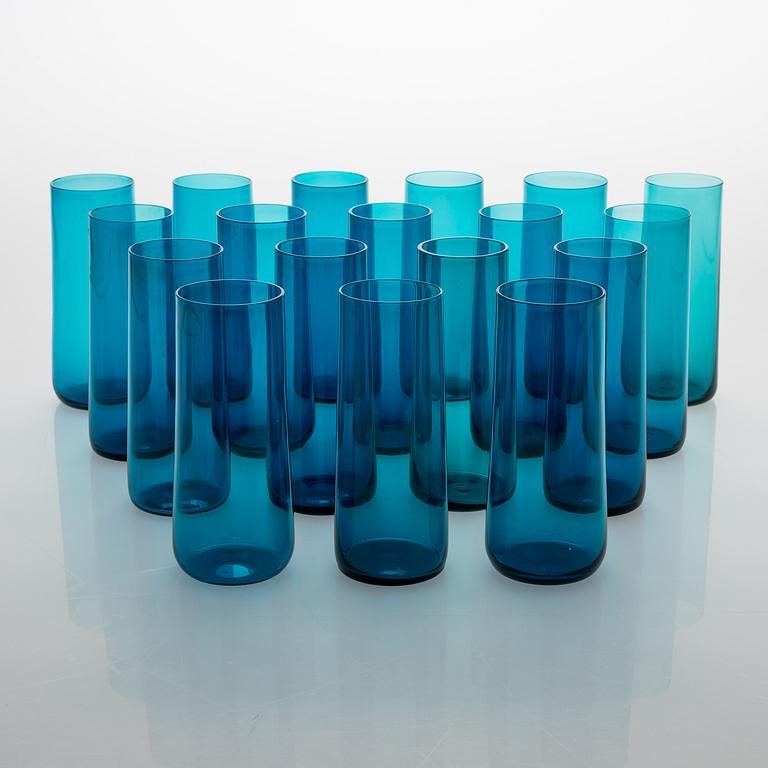 Nanny Still, A set of 23 glass pieces 'Harlekiini', Riihimäen Lasi Oy, 1950-60s.