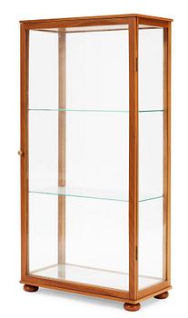 730. A Josef Frank mahogany showcase cabinet, Svenskt Tenn, model 649.
