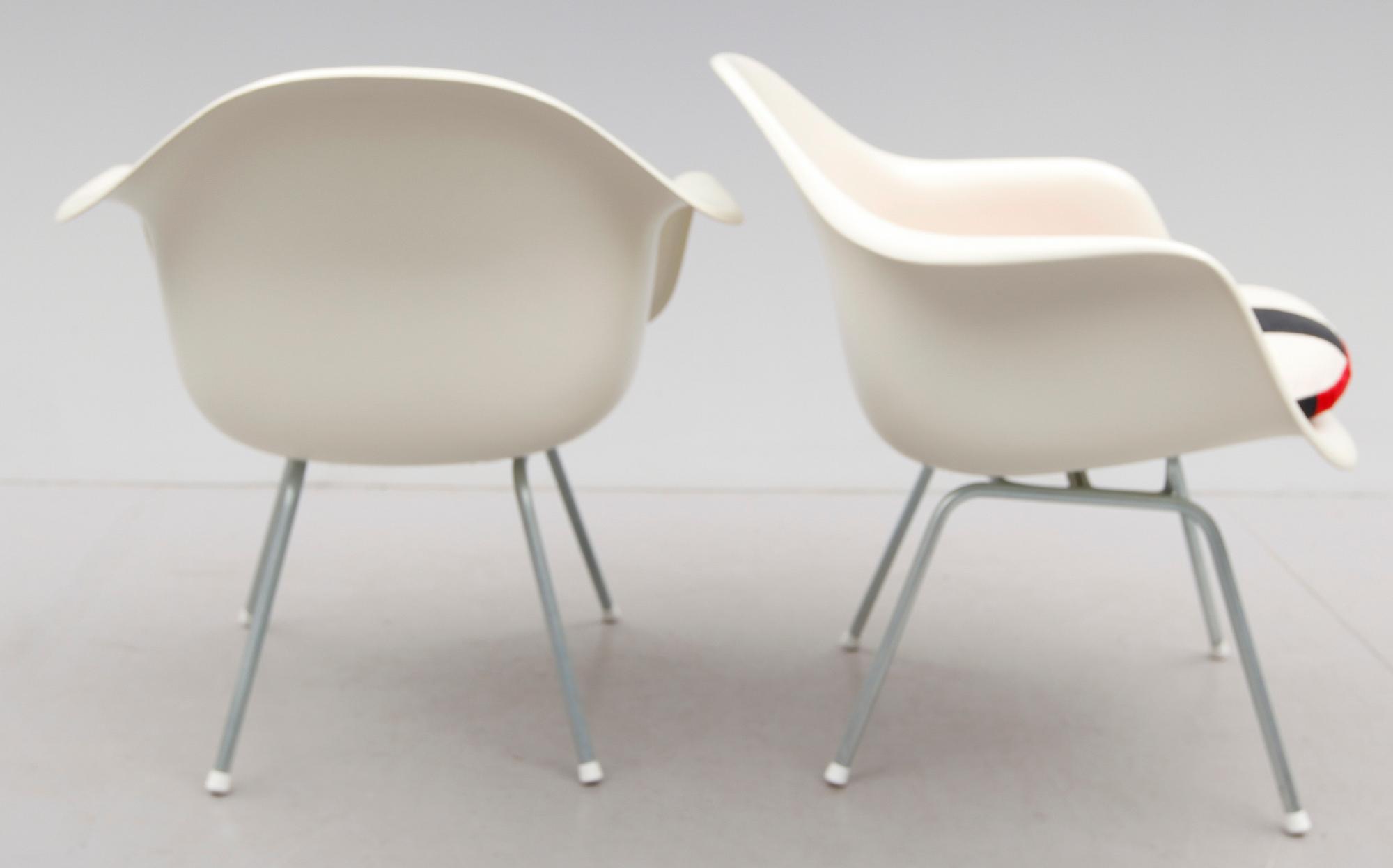 KARMSTOLAR, 1 par, "Dar", Charles och Ray Eames, 1970-tal.