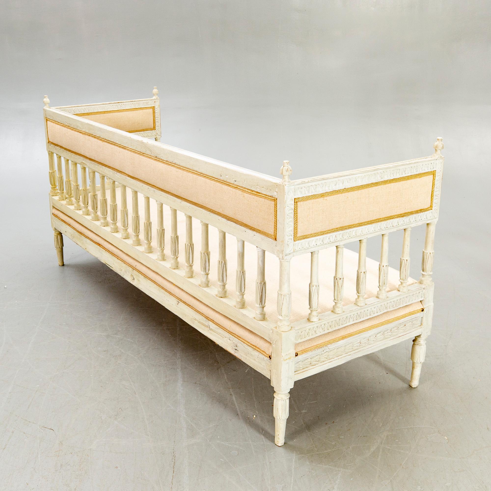 A painted Swedish Gustavian sofa around 1800.