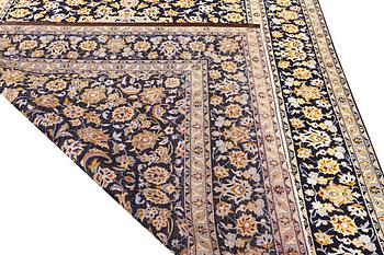 A Kashan carpet, a. 367 x 241 cm.