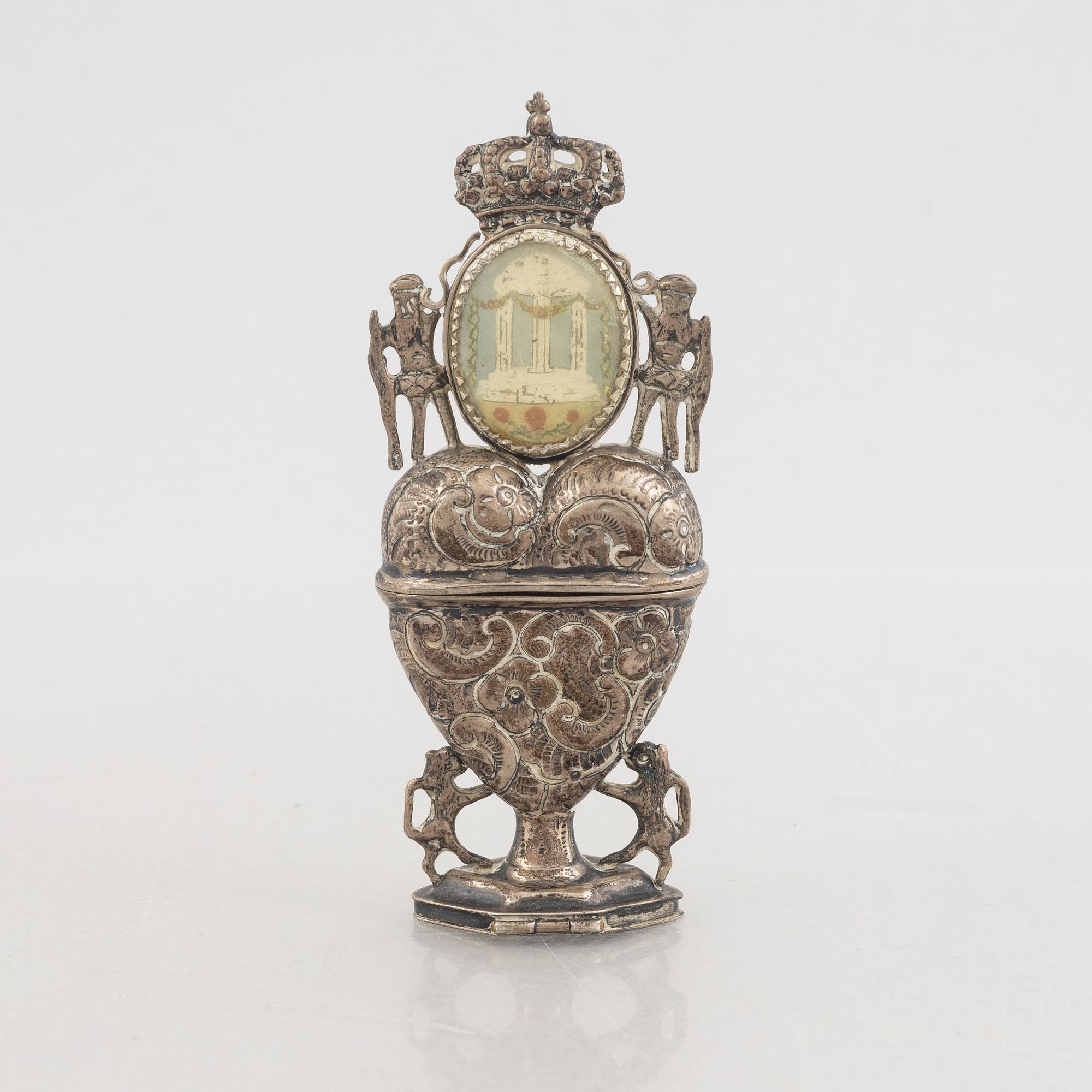Dosa, troligen låghaltigt silver, fantasistämplar, 1800-tal.