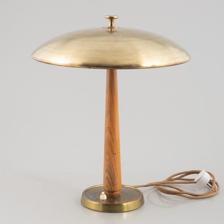 Bertil Brisborg or Erik Tidstrand, a table lamp, model "30331", Nordiska Kompaniet, 1940s.
