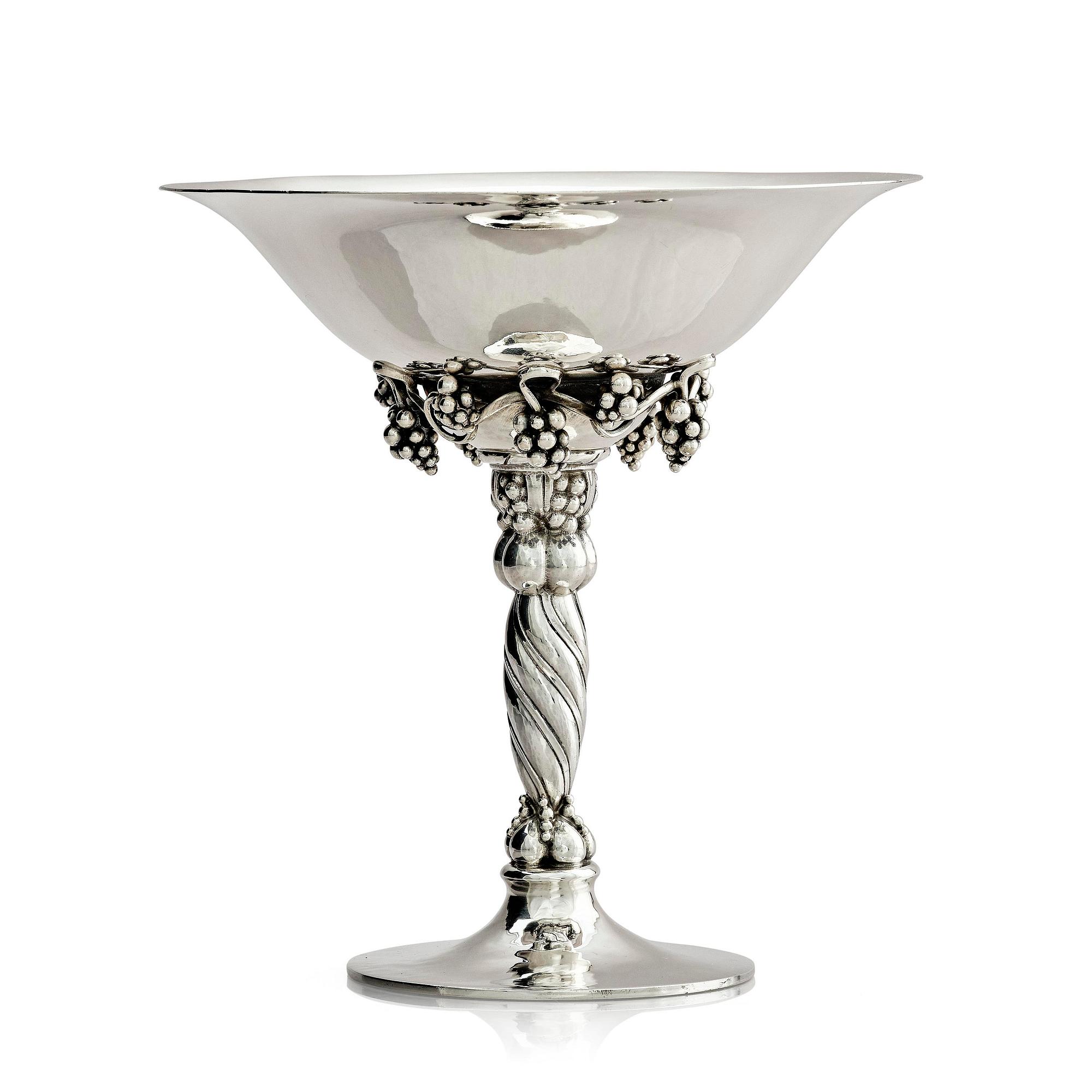 Georg Jensen, skål på fot, sterling silver, modell nr 263B, Köpenhamn 1933-1944.