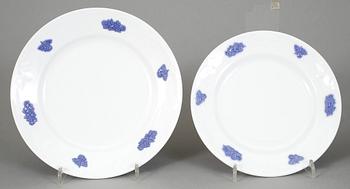 KAFFE samt TESERVIS, 60 delar, porslin, "Blå blom" Old Gustavsberg, 1900-tals mitt.