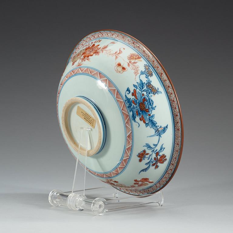 An Imari bowl, Qing dynasty, late Kangxi, early 18th century.