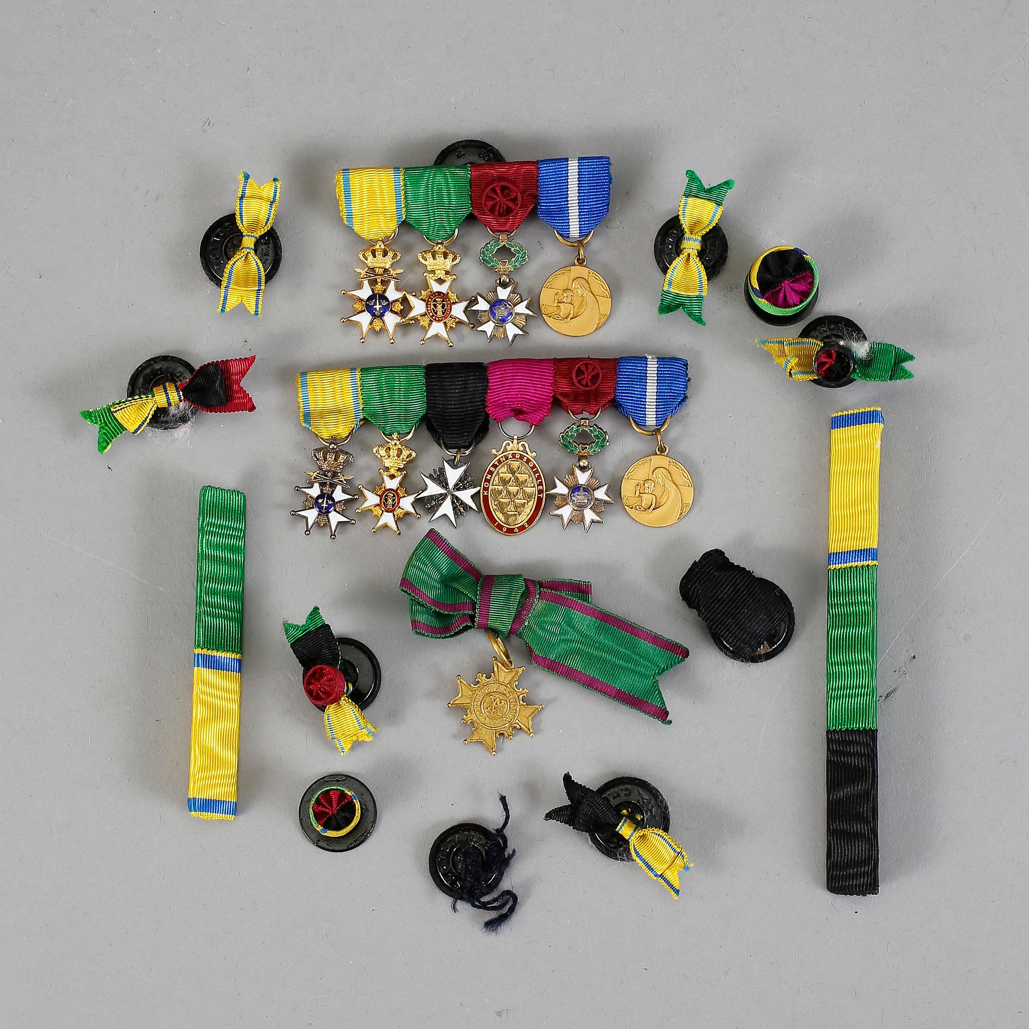 ORDNAR OCH MEDALJER, 11 st, bl a Vasaorden, Svärdsorden och Amaranterorden.