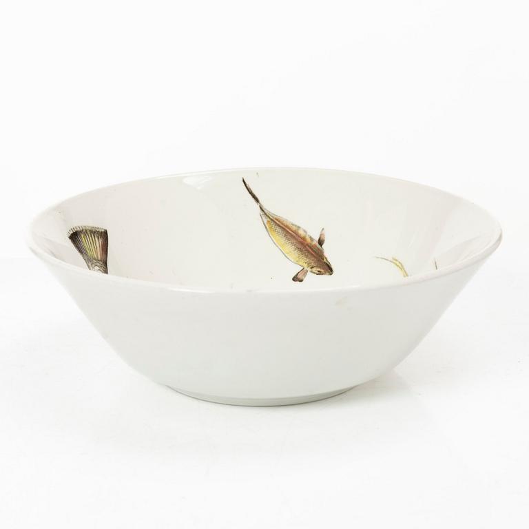 A 20-piece 'Fish' creamware serivice, Johnson Bros, England.