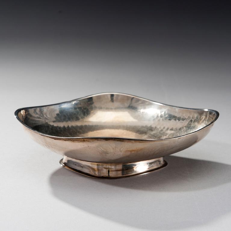 SKÅL, silver, Auran Kultaseppä, Åbo 1979. Vikt 193 g.