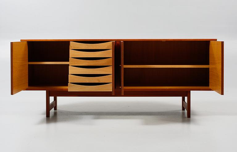 SIDEBOARD, Seffle Möbelfabrik, 1900-talets  tredje kvartal.