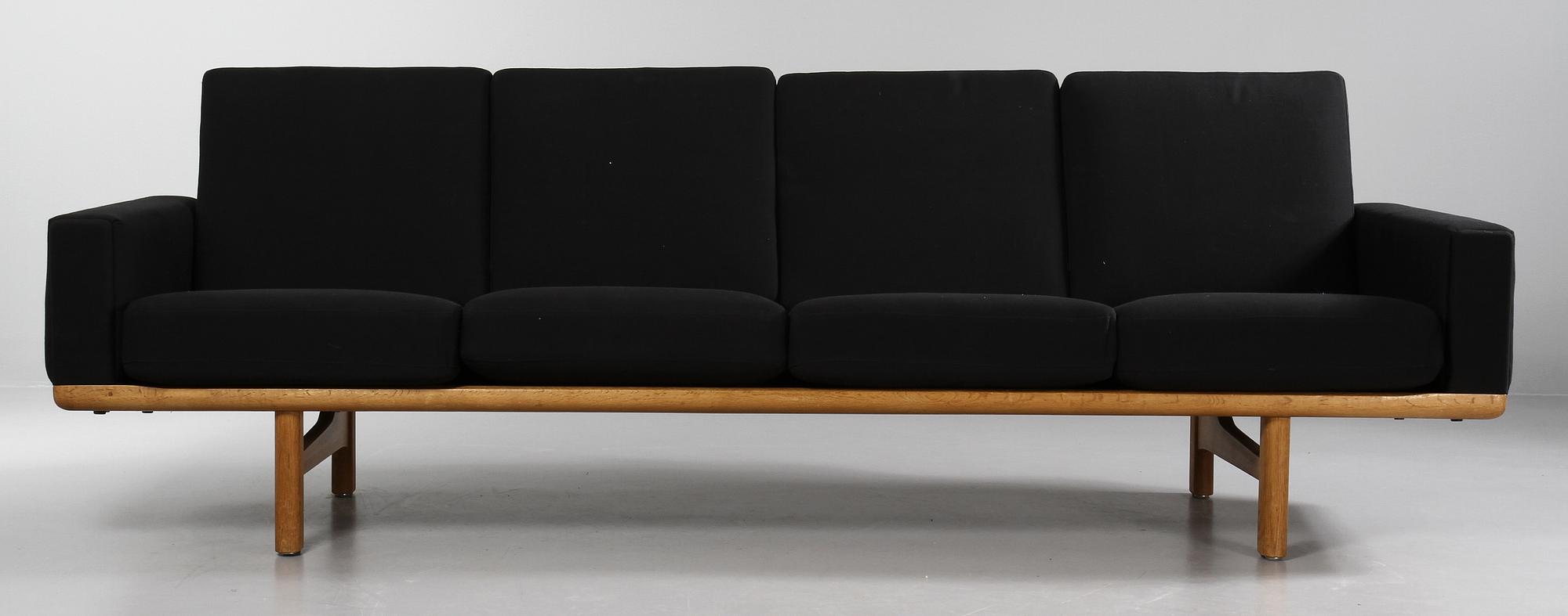 SOFFA, "GE 236/4", Hans J Wegner, Getama, brännmärkt.